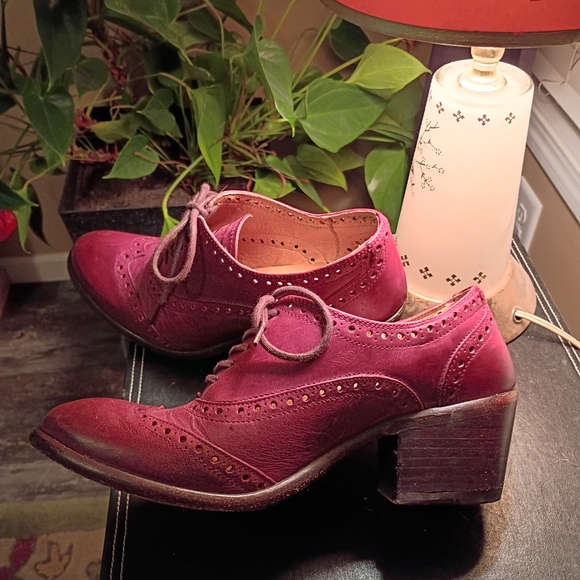 Frye Women's Burgundy Heeled Oxfords - Picture 14 of 16